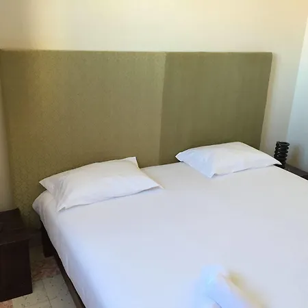 Hostel Sant Jordi *